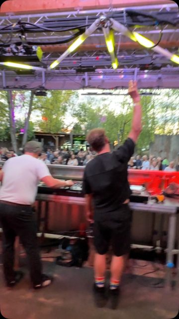 What a beautiful weekend! Felt so good just being out dancing again 😍 one highlight was hearing @the__glitz playing my remix for @techno_tupac at @westhafen_leipzig ❤️‍🔥 haha I heard the first drums incoming on the dancefloor and just had to run up to make a video! Loved hearing this one outside in this fantastic location! Another highlight was aaaaall the gingershots at Sisyphos later that night 🤫🤣 proper rave day! This song was just released on @snoe_music last week, if you haven’t checked it out yet, THIS IS YOUR SIGN 🌠