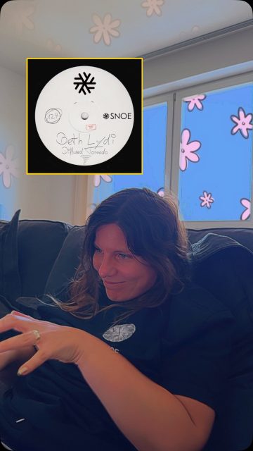 Me working, working, working, waiting for “Diffused Tornado” to drop tomorrow 🤪😵‍💫

@snoe_music